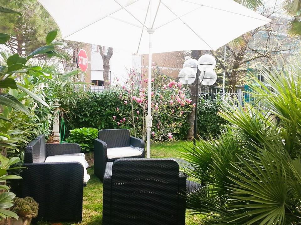 Villa Sante Residence Pesaro Buitenkant foto
