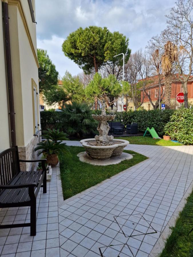 Villa Sante Residence Pesaro Buitenkant foto