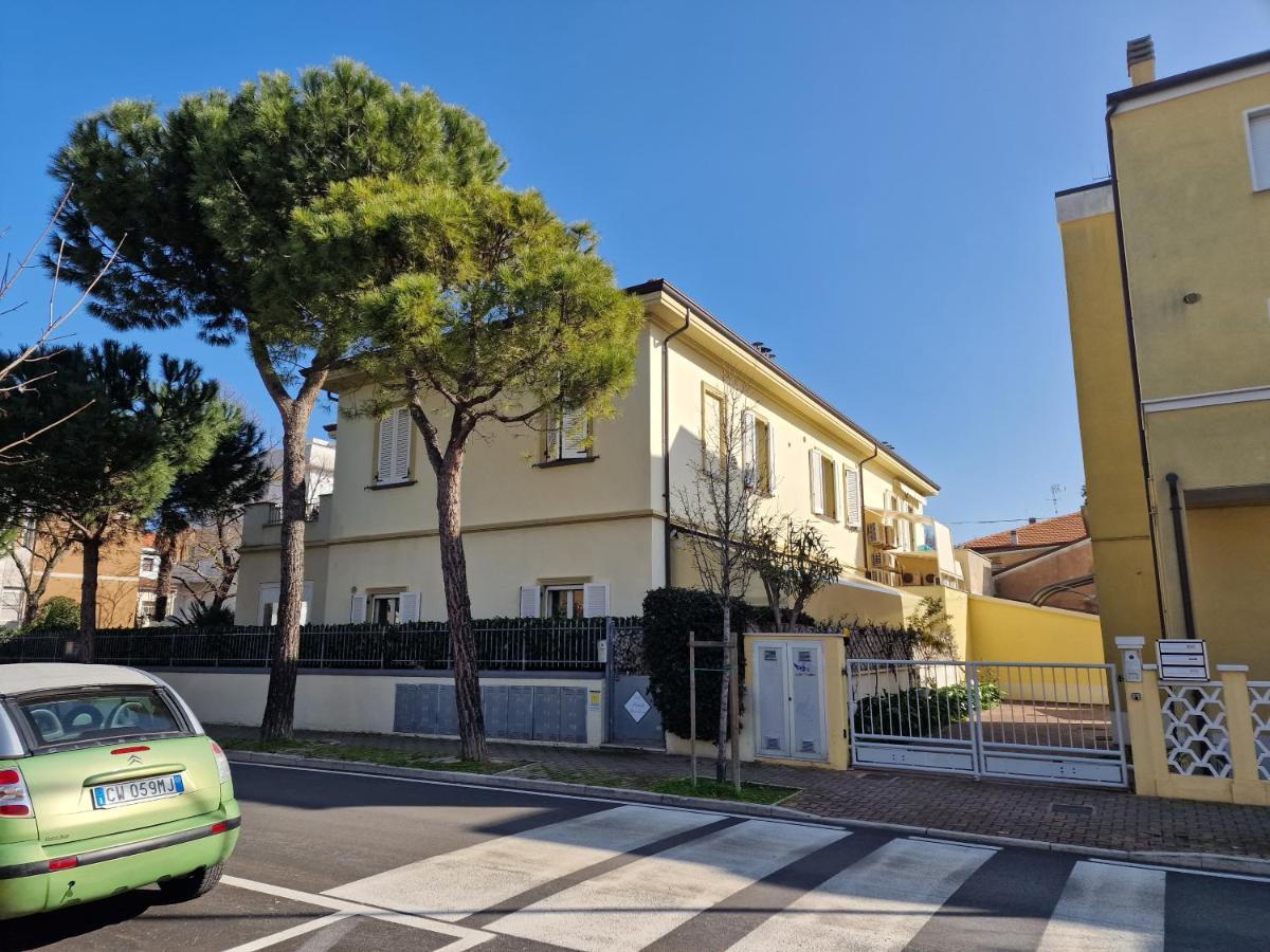 Villa Sante Residence Pesaro Buitenkant foto