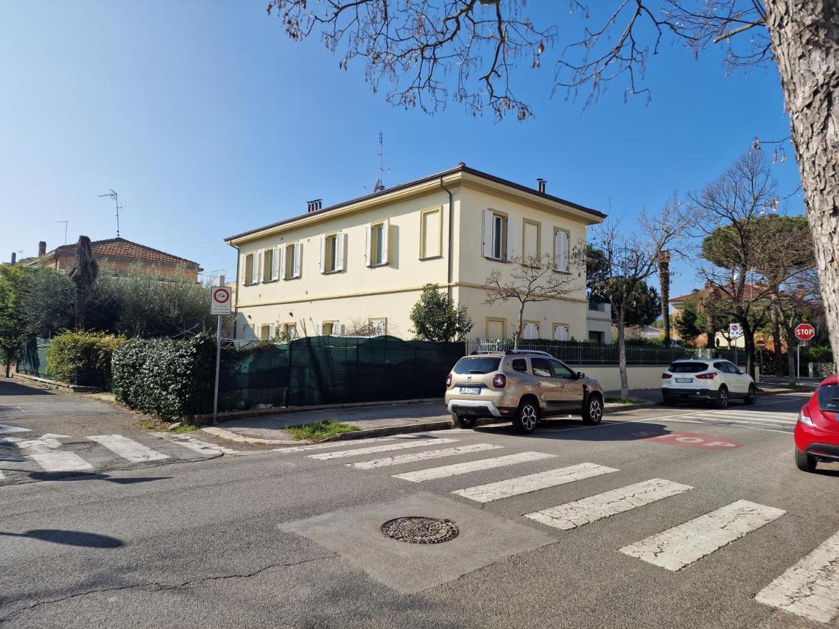 Villa Sante Residence Pesaro Buitenkant foto