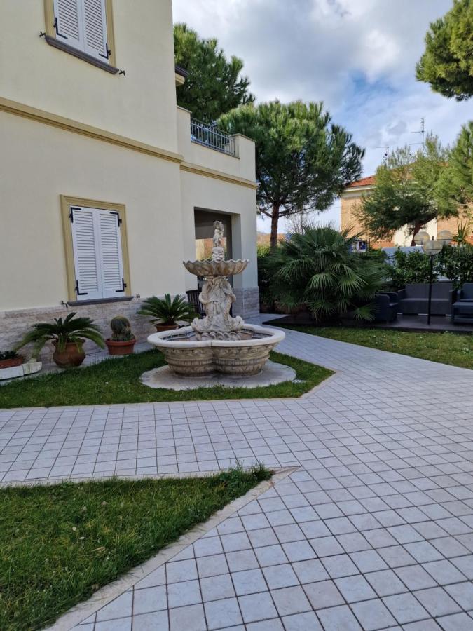 Villa Sante Residence Pesaro Buitenkant foto